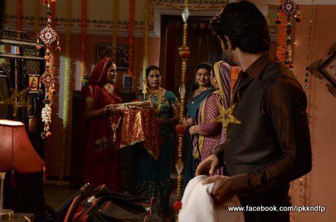 83 - Iss Pyaar Ko Kya Naam Doon - Picture Gallery II