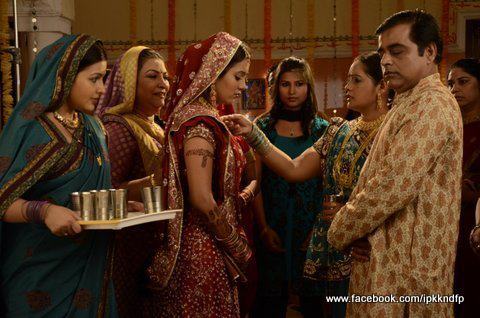 88 - Iss Pyaar Ko Kya Naam Doon - Picture Gallery II