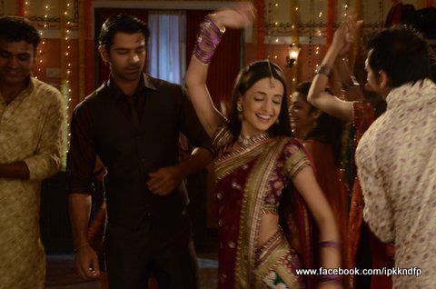 94 - Iss Pyaar Ko Kya Naam Doon - Picture Gallery II