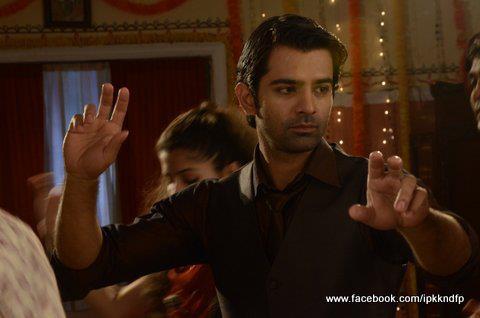 105 - Iss Pyaar Ko Kya Naam Doon - Picture Gallery II