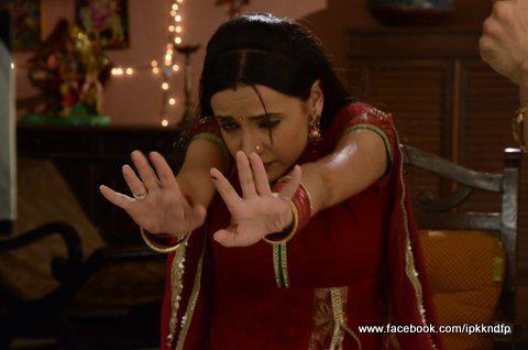 143 - Iss Pyaar Ko Kya Naam Doon - Picture Gallery II