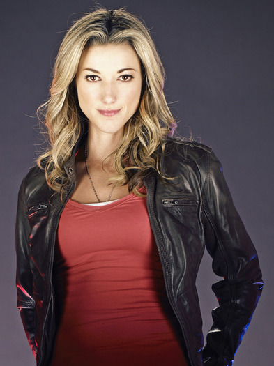 lost-girl-zoie-palmer-4