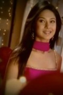 69230126_YNAYLND - jennifer winget 4