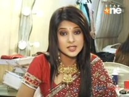 69766355_UKMXVEU - jennifer winget 4