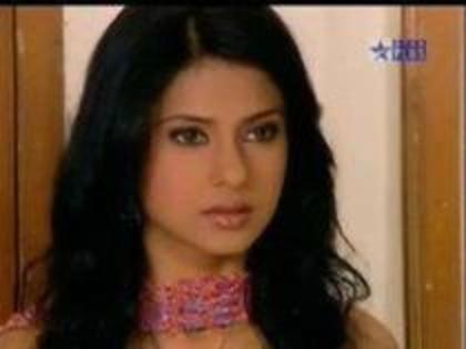 70692565_HJPZLSX2 - jennifer winget 4