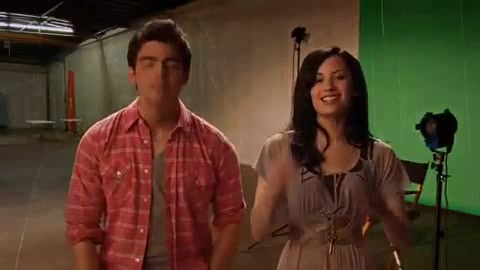 Oceans Bloopers - Joe Jonas and Demi Lovato 0190