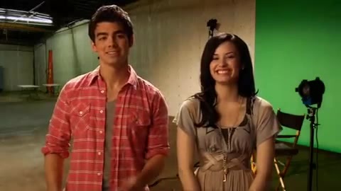 Oceans Bloopers - Joe Jonas and Demi Lovato 0400