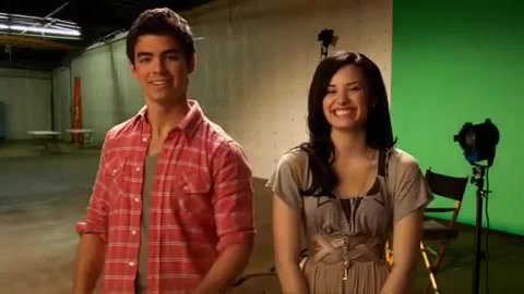 Oceans Bloopers - Joe Jonas and Demi Lovato 0408