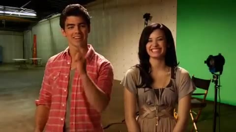Oceans Bloopers - Joe Jonas and Demi Lovato 0414