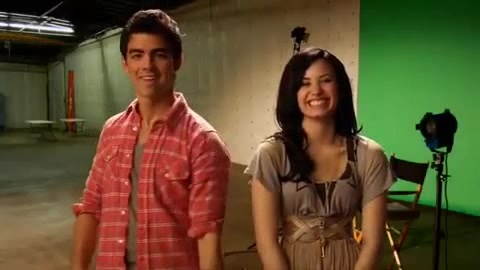 Oceans Bloopers - Joe Jonas and Demi Lovato 0422
