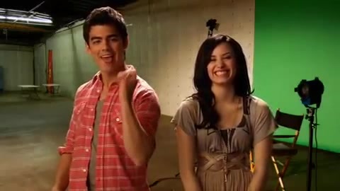 Oceans Bloopers - Joe Jonas and Demi Lovato 0430