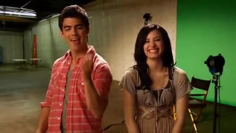 Oceans Bloopers - Joe Jonas and Demi Lovato 0431