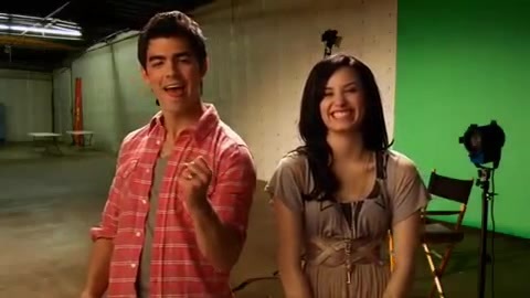 Oceans Bloopers - Joe Jonas and Demi Lovato 0433