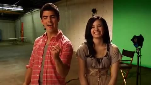 Oceans Bloopers - Joe Jonas and Demi Lovato 0434