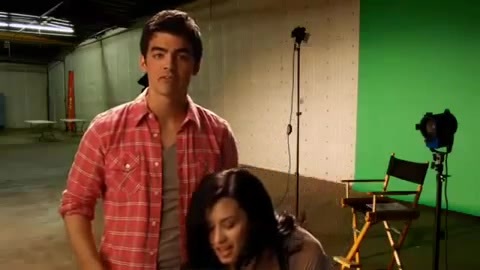 Oceans Bloopers - Joe Jonas and Demi Lovato 0495