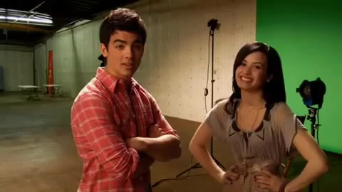 Oceans Bloopers - Joe Jonas and Demi Lovato 0533