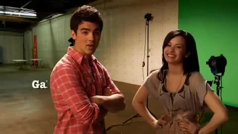 Oceans Bloopers - Joe Jonas and Demi Lovato 0540