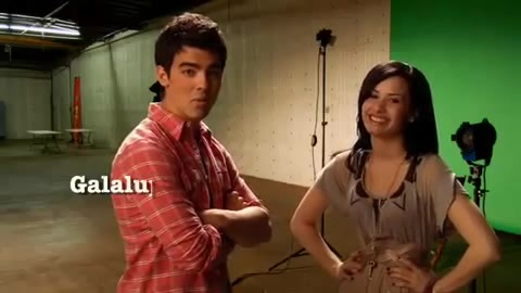 Oceans Bloopers - Joe Jonas and Demi Lovato 0544