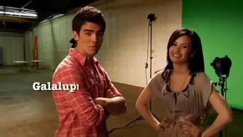 Oceans Bloopers - Joe Jonas and Demi Lovato 0545