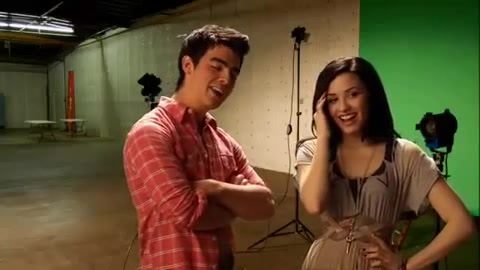Oceans Bloopers - Joe Jonas and Demi Lovato 0616