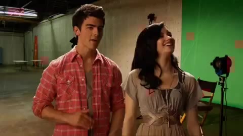 Oceans Bloopers - Joe Jonas and Demi Lovato 0645