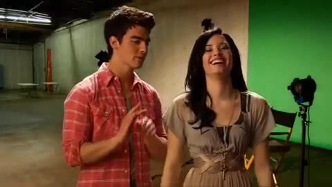 Oceans Bloopers - Joe Jonas and Demi Lovato 0654