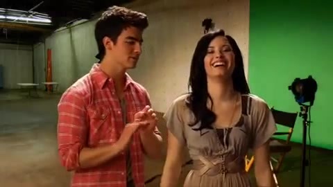 Oceans Bloopers - Joe Jonas and Demi Lovato 0656