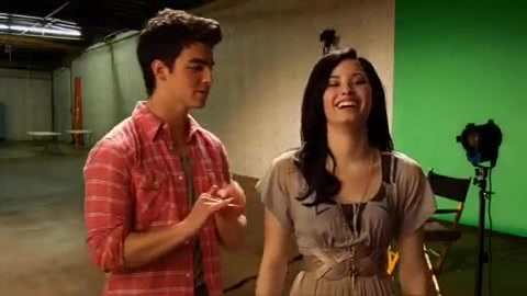 Oceans Bloopers - Joe Jonas and Demi Lovato 0657