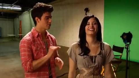 Oceans Bloopers - Joe Jonas and Demi Lovato 0659