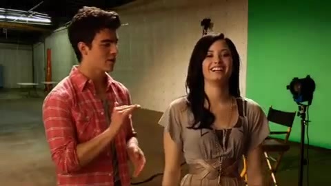 Oceans Bloopers - Joe Jonas and Demi Lovato 0660