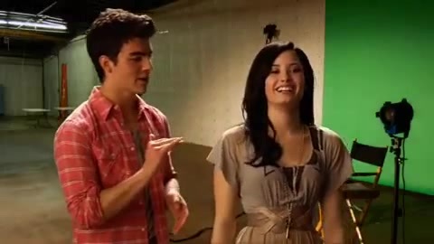 Oceans Bloopers - Joe Jonas and Demi Lovato 0661