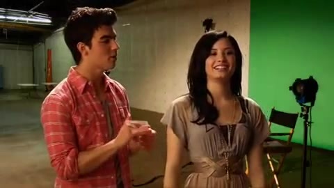 Oceans Bloopers - Joe Jonas and Demi Lovato 0666