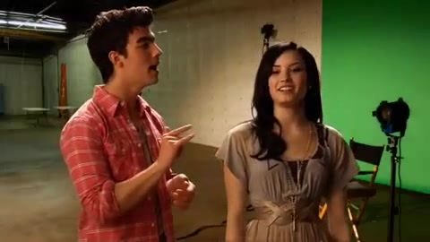 Oceans Bloopers - Joe Jonas and Demi Lovato 0670