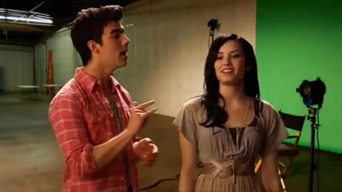 Oceans Bloopers - Joe Jonas and Demi Lovato 0671