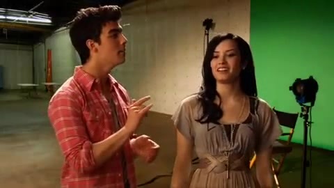 Oceans Bloopers - Joe Jonas and Demi Lovato 0673