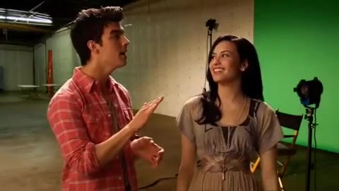 Oceans Bloopers - Joe Jonas and Demi Lovato 0680