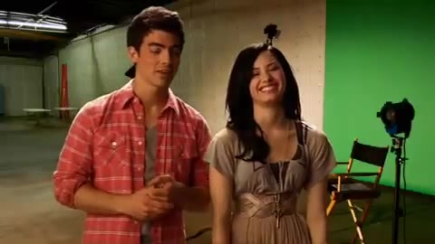 Oceans Bloopers - Joe Jonas and Demi Lovato 0689