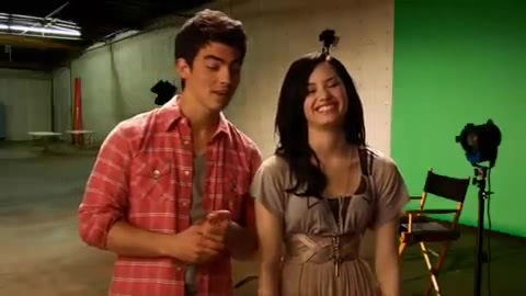 Oceans Bloopers - Joe Jonas and Demi Lovato 0691