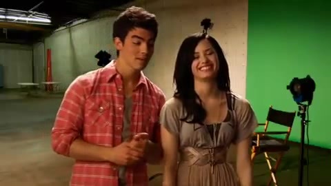 Oceans Bloopers - Joe Jonas and Demi Lovato 0692