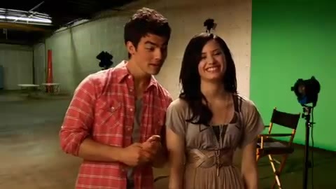 Oceans Bloopers - Joe Jonas and Demi Lovato 0695