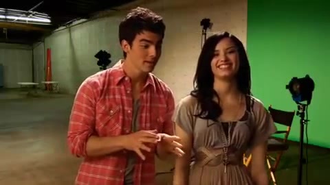 Oceans Bloopers - Joe Jonas and Demi Lovato 0706