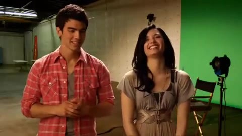 Oceans Bloopers - Joe Jonas and Demi Lovato 0750