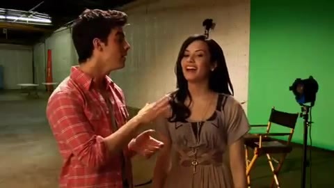 Oceans Bloopers - Joe Jonas and Demi Lovato 0768