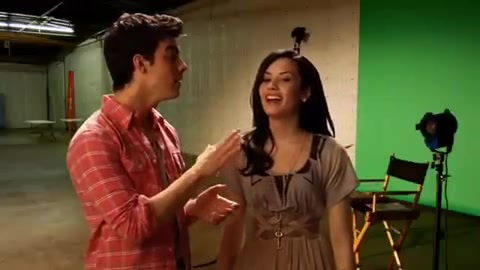 Oceans Bloopers - Joe Jonas and Demi Lovato 0769