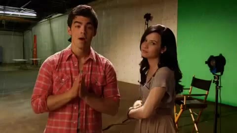 Oceans Bloopers - Joe Jonas and Demi Lovato 0815