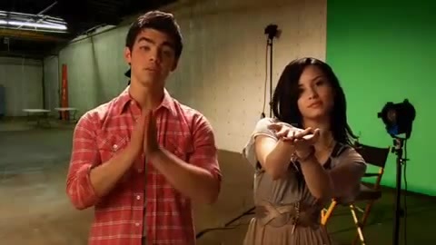 Oceans Bloopers - Joe Jonas and Demi Lovato 0837