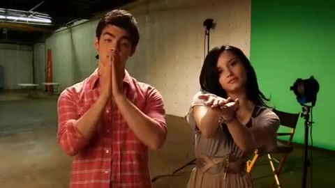 Oceans Bloopers - Joe Jonas and Demi Lovato 0841