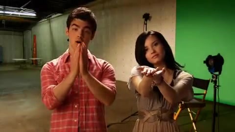 Oceans Bloopers - Joe Jonas and Demi Lovato 0843
