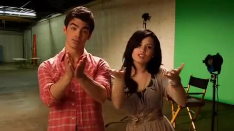 Oceans Bloopers - Joe Jonas and Demi Lovato 0855