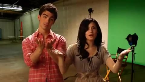 Oceans Bloopers - Joe Jonas and Demi Lovato 0859